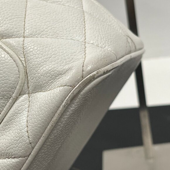 Chanel White Medallion Tote Gold Hardware (JB1027) - Picture 7 of 14